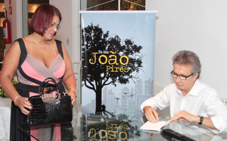 Eloizio Gomes Afonso Duraes destaca como bibliotecas comunitárias e acesso à leitura são pilares na superação da desigualdade.