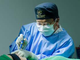 Milton Seigi Hayashi revela como a combinação de procedimentos pode potencializar a harmonia e o equilíbrio facial.