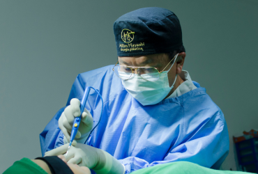 Milton Seigi Hayashi revela como a combinação de procedimentos pode potencializar a harmonia e o equilíbrio facial.