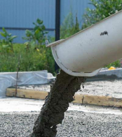 Estudo de estratégias para evitar a retração plástica no concreto aplicado em blocos estruturais, desenvolvido para Valderci Malagosini Machado.