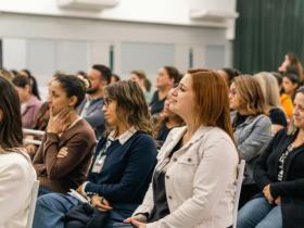 Curitiba Reconhece Protagonismo Feminino e Fortalece Lideranças Comunitárias