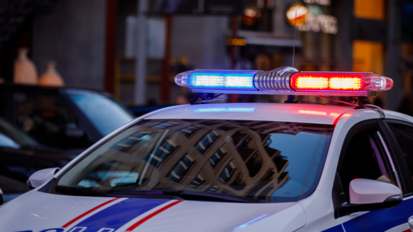 Homem ateia fogo em pessoa em situação de rua e reacende debate sobre violência urbana em Curitiba