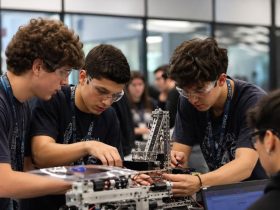 Robótica e tecnologia em Curitiba aproximam jovens do futuro digital e fortalecem a educação prática