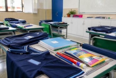 Curitiba debate distribuição gratuita de uniforme e material escolar na rede pública