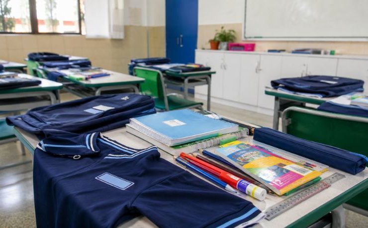 Curitiba debate distribuição gratuita de uniforme e material escolar na rede pública