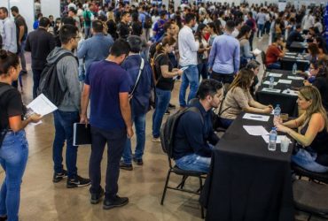 Feirão de empregos em Curitiba reforça esperança e movimenta o mercado de trabalho no Paraná