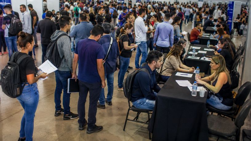 Feirão de empregos em Curitiba reforça esperança e movimenta o mercado de trabalho no Paraná