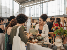 Empreendedores periféricos participam de feira de inovação e economia criativa em Curitiba