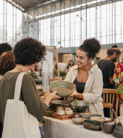 Empreendedores periféricos participam de feira de inovação e economia criativa em Curitiba